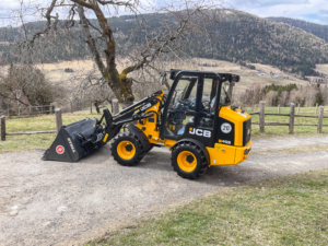 JCB 403 Hoflader für Herrn Sturm in Murau