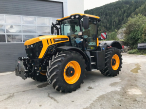 JCB Fastrac 4220 für Erdbauunternehmer aus Salzburg