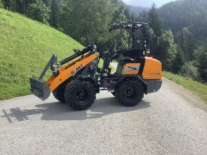 Giant Hoflader G2500HD