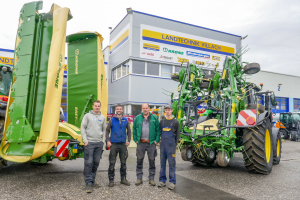 Krone Mähkombination B870 und Kreiselzettwender Vendro 820