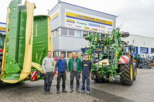 Krone Mähkombination B870 und Kreiselzettwender Vendro 820