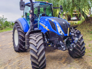 New Holland Traktor T5 Electro Command