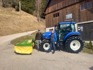 Neuer New Holland T5.90 & Krone F320 Highland