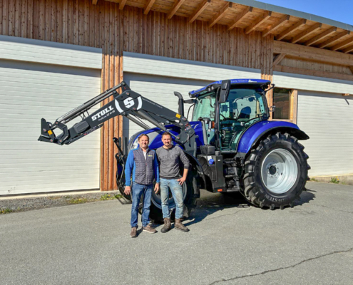 New Holland T6 mit Stoll Frontlader