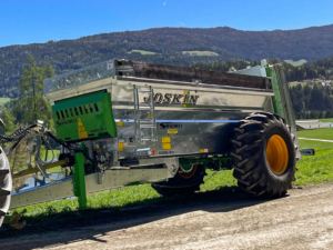 Joskin Siroko Stalldungstreuer für Hühnermastbetrieb